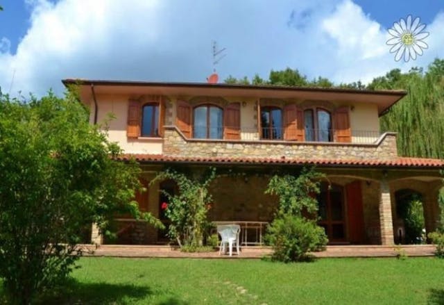 3-bedroom detached country house in Umbria Ref: OR652M